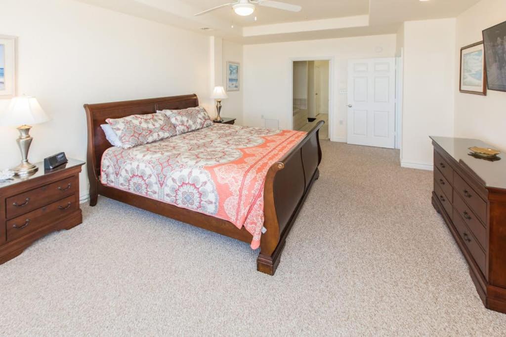 The Sandbridge Dunes - Room With A View 315 - Tap to explore photos