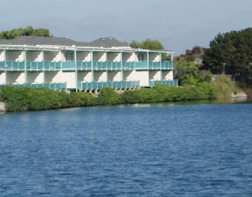 Coral Reef Inn & Suites image