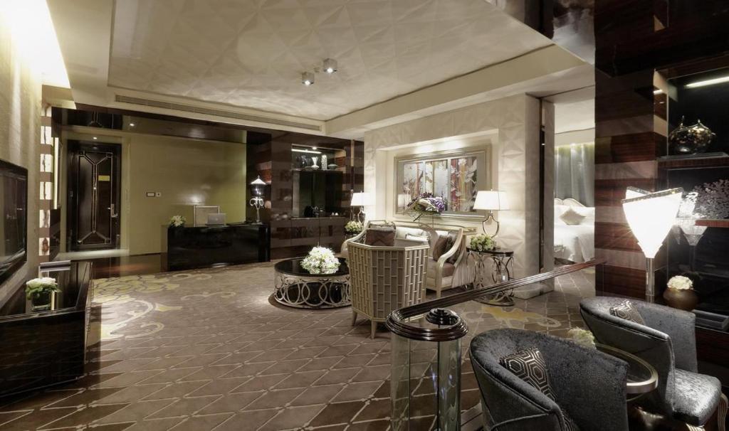 Сьюит (Улучшенный люкс), Chateau Star River Shanghai Minhang
