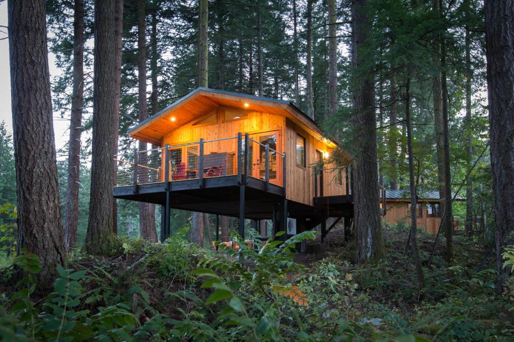 Skamania Lodge - Tap to explore photos
