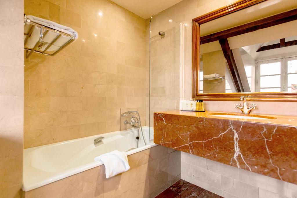Семейный (Люкс), Hotel Left Bank Saint Germain
