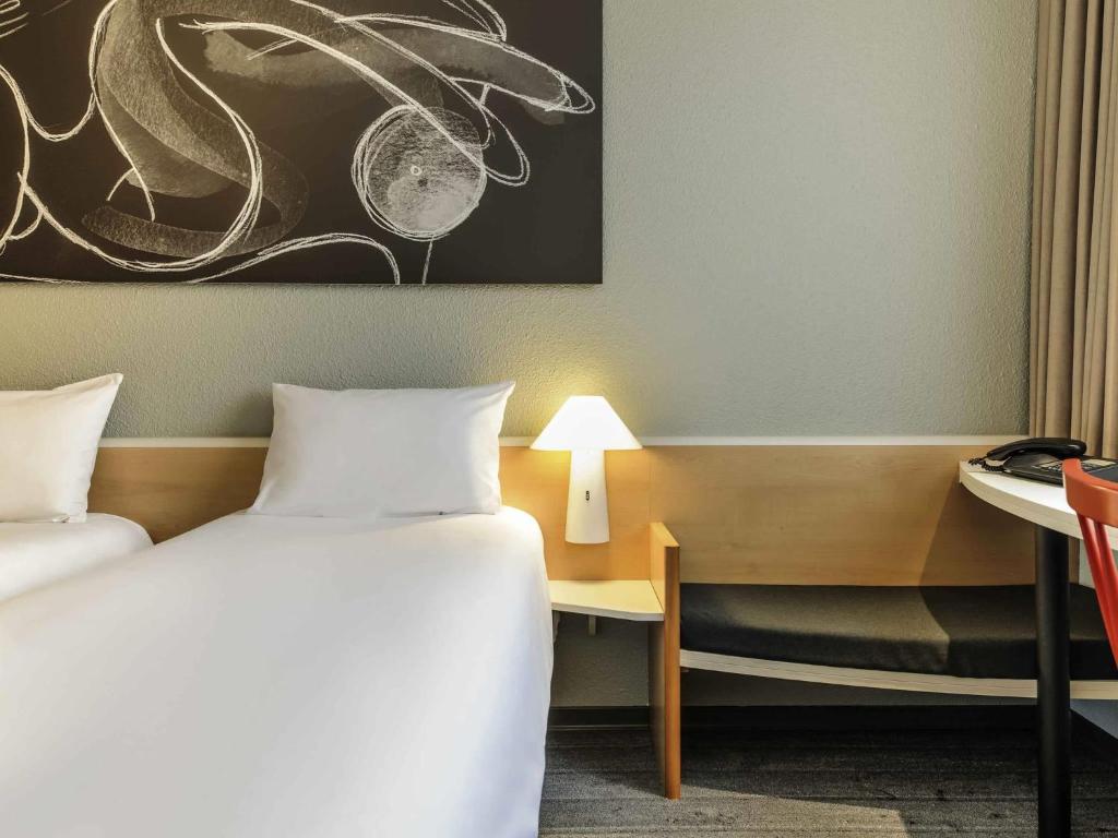 ibis Luebeck Room Type - Standard Room with Two Single Beds