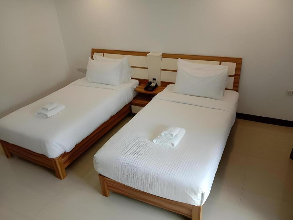 V Square hotel, Phan Thong