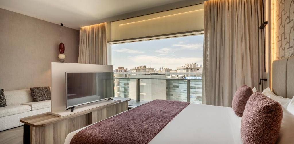 Hotel ILUNION Atrium Room Type - Family Room (2 Adults + 2 Children)