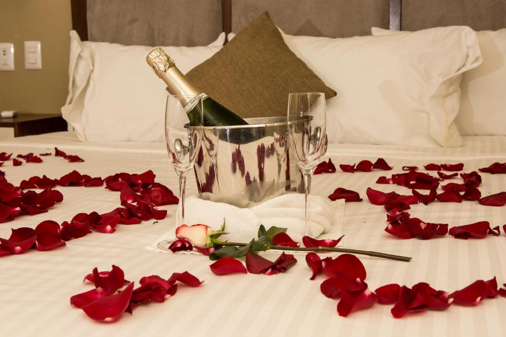 Сьюит (Суперлюкс с кроватью размера «queen-size»), Suites Lerma 205