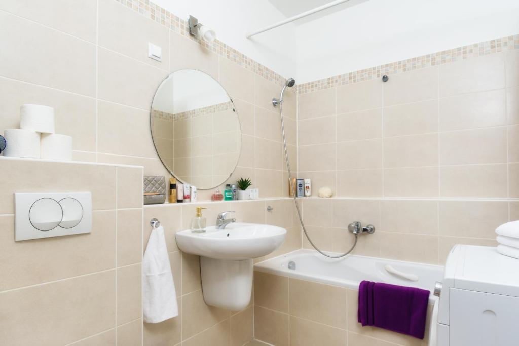 Студио (Номер-студио Делюкс (для 3 взрослых)), Trendy Deluxe Apartments