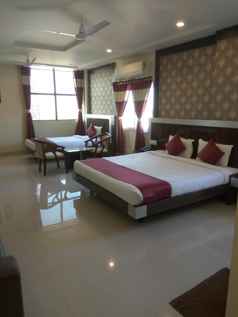 Семейный (Улучшенный семейный номер), Hotel Olympia Inn