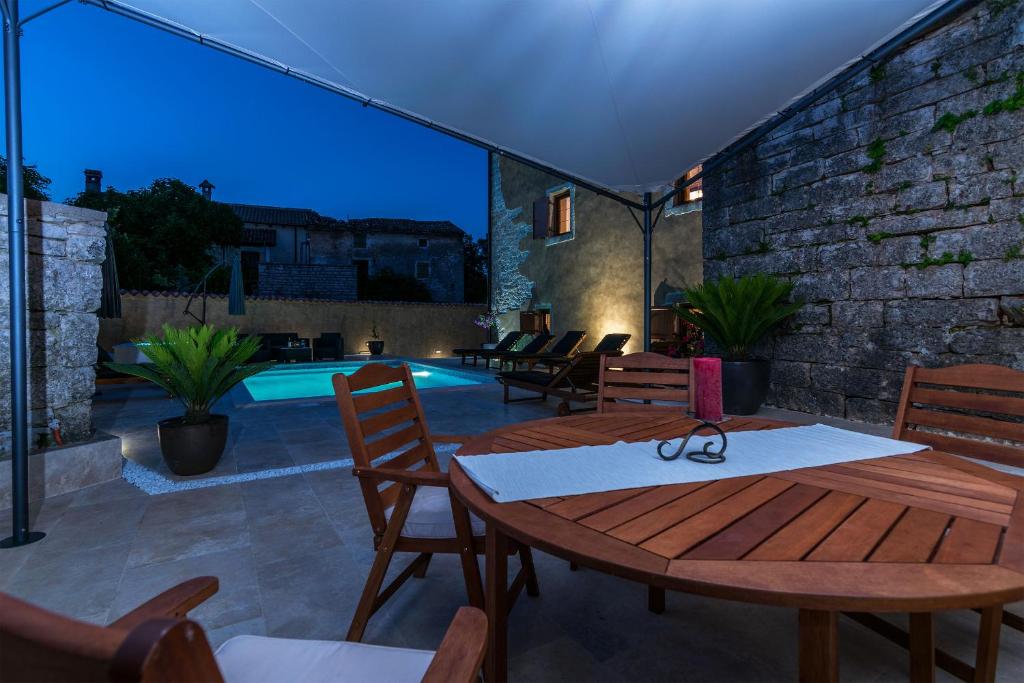 Villa Sagri - heated pool photo 3