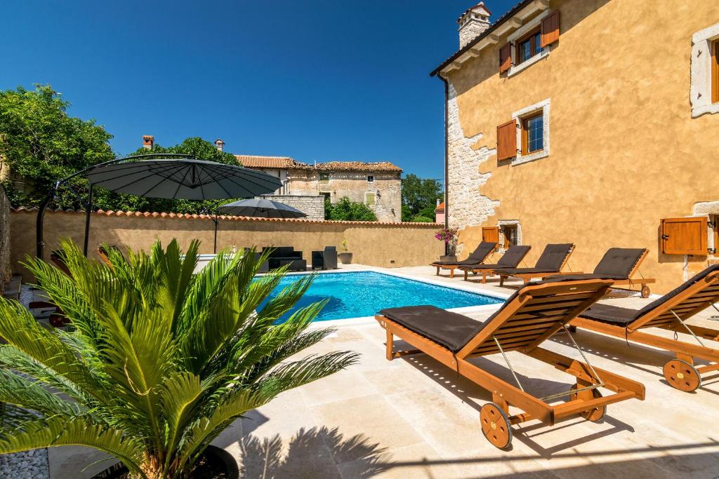 Villa Sagri - heated pool photo 1