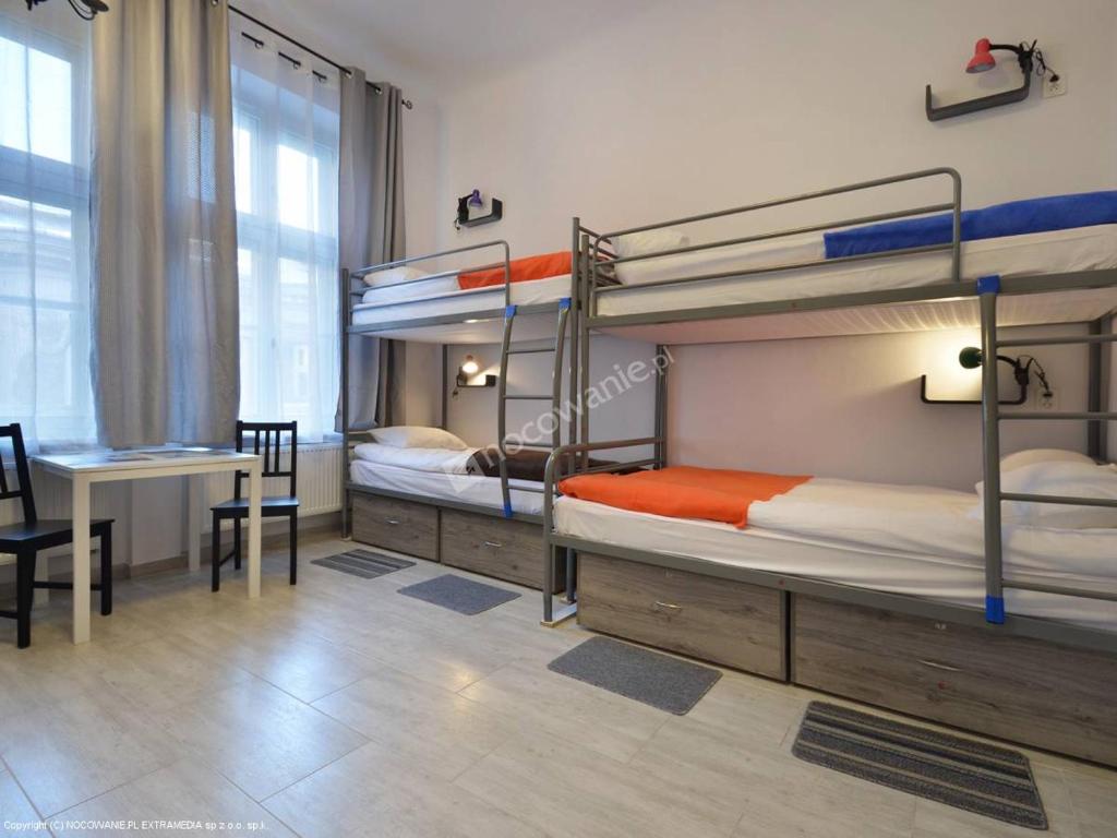 Номер (Кровать в общем номере для мужчин и женщин с 7 кроватями.), Hostel Lwowska 11