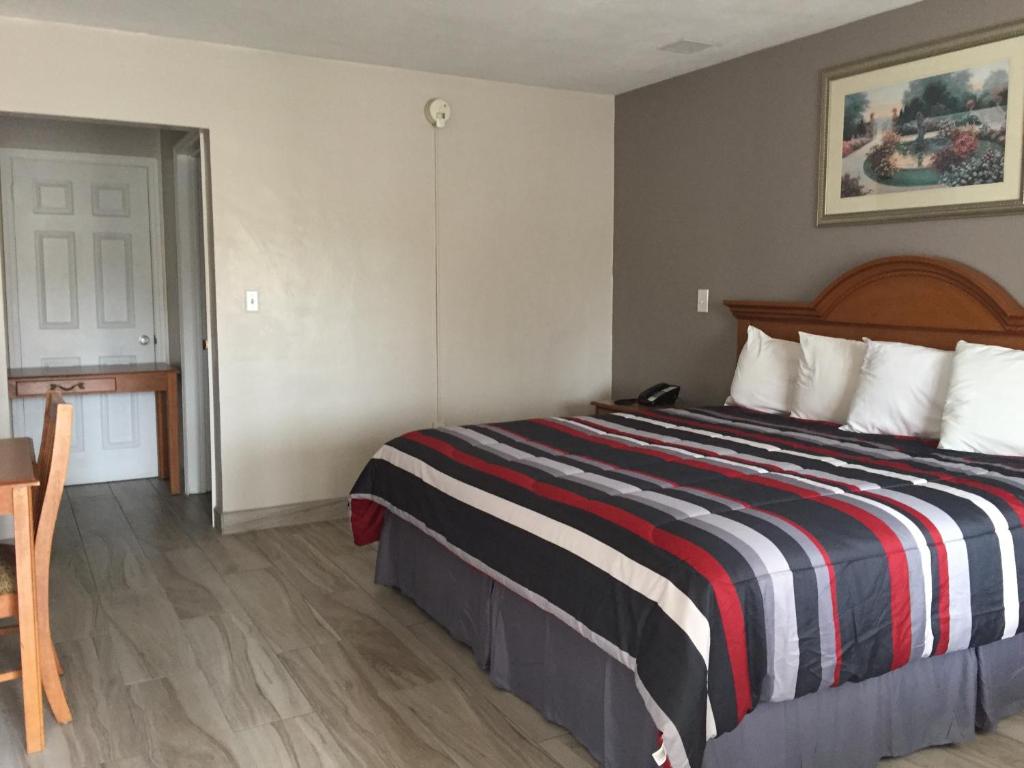 Flamingo Inn photo 2