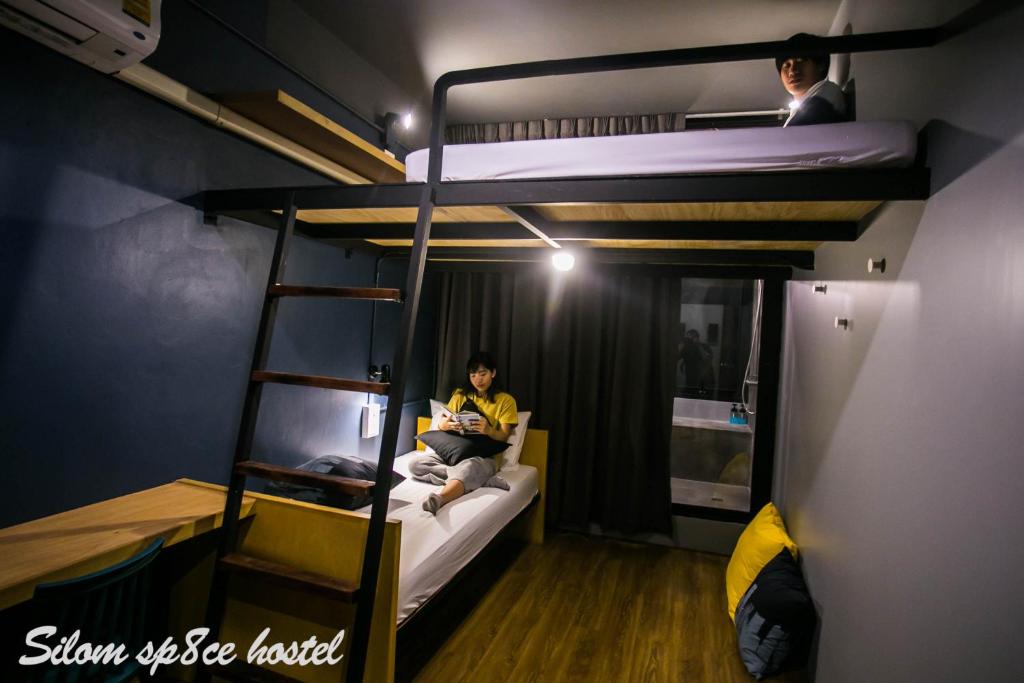 Трехместный (Трехместный номер с собственной ванной комнатой), Silom Space Hostel