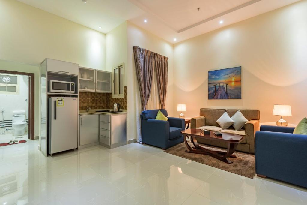Taleen For Serviced Apartments Al Nadwa- تالين الندوه للشقق المخدومة - Tap to explore photos