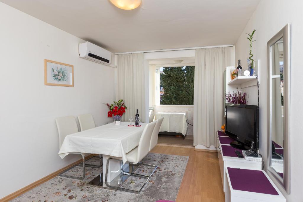 Apartment Nina photo 3