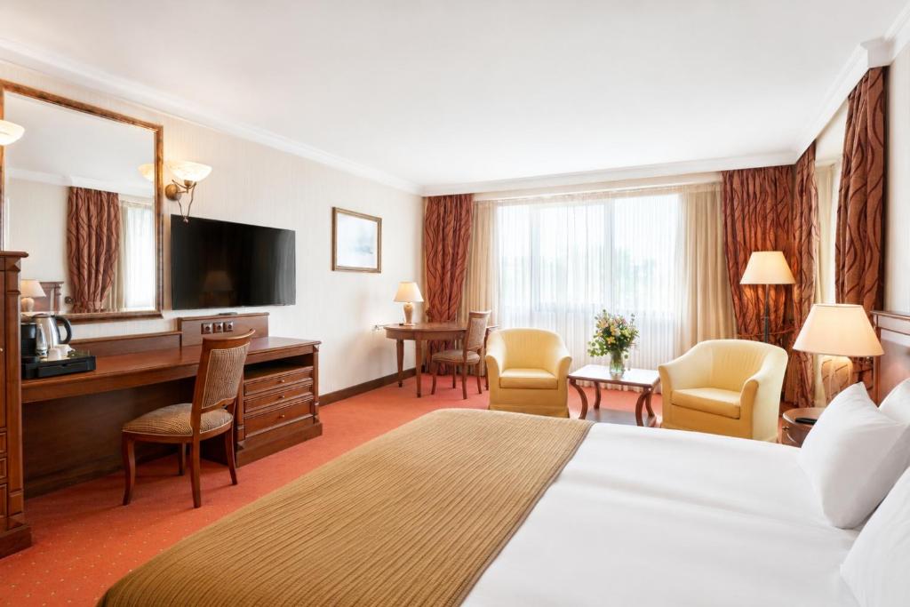 Crystal Palace Boutique Hotel - Tap to explore photos