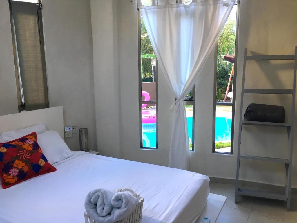 Сьюит (Полулюкс, вид на бассейн), Harmony Glamping and Boutique Hotel