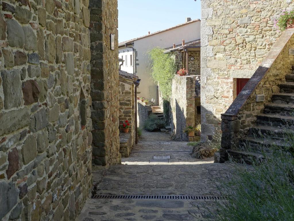 Antico Borgo Montefienali Apartment Il Portico - Tap to explore photos