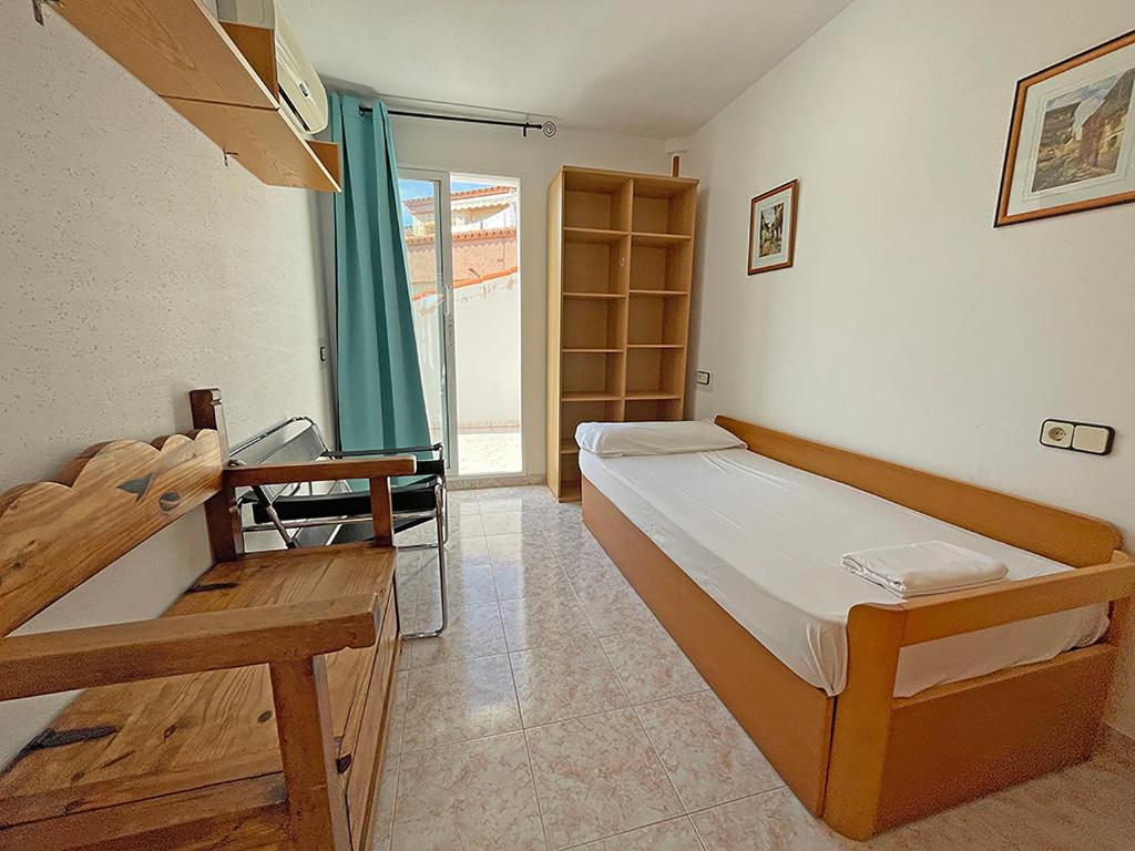 Apartamentos Costa Azahar 3000 - Tap to explore photos