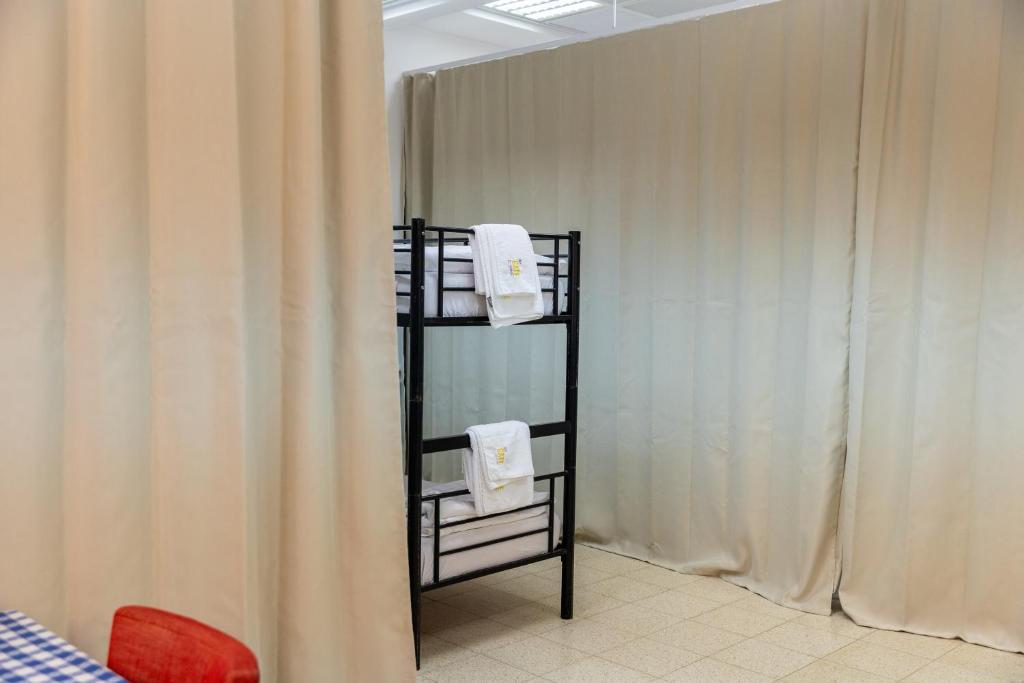 New Gate Hostel Room Type - 8-Bed Male Dormitory Room