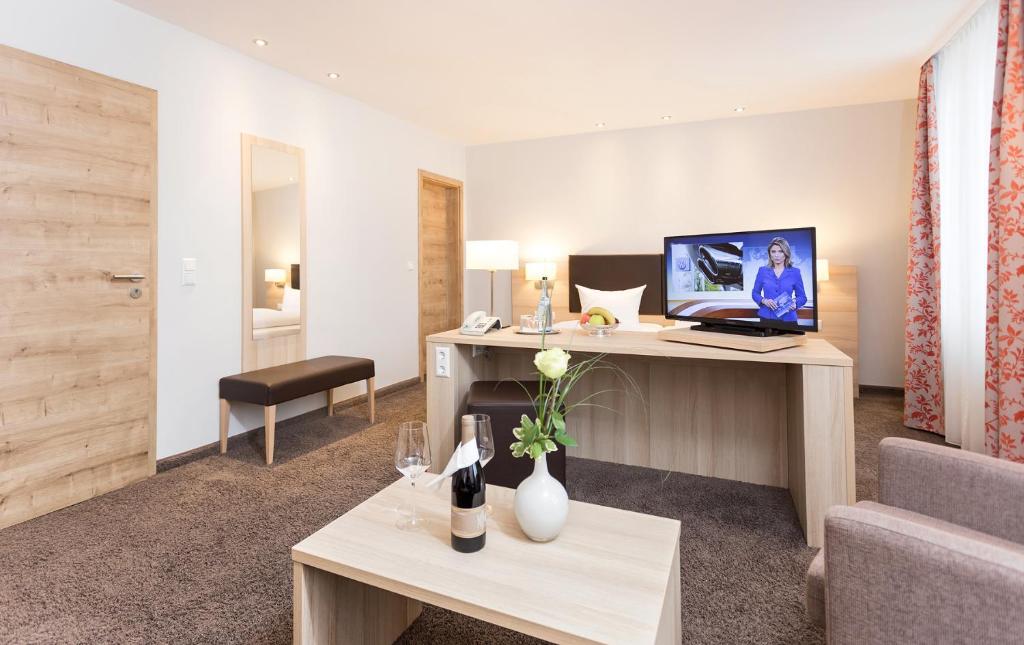 Hotel Pfälzer Wald photo 4