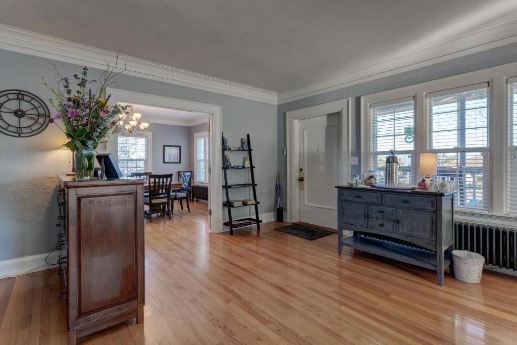 Nantucket Inn - Anacortes photo 2