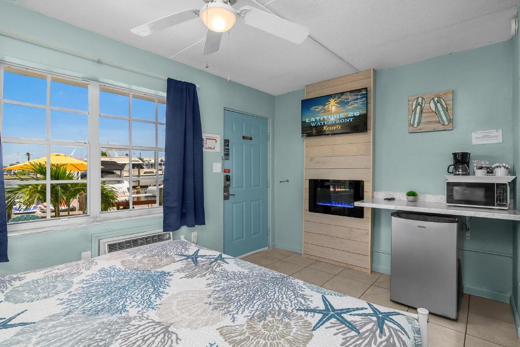 Latitude 26 Waterfront Boutique Resort - Fort Myers Beach Room Type - Studio with Sea View