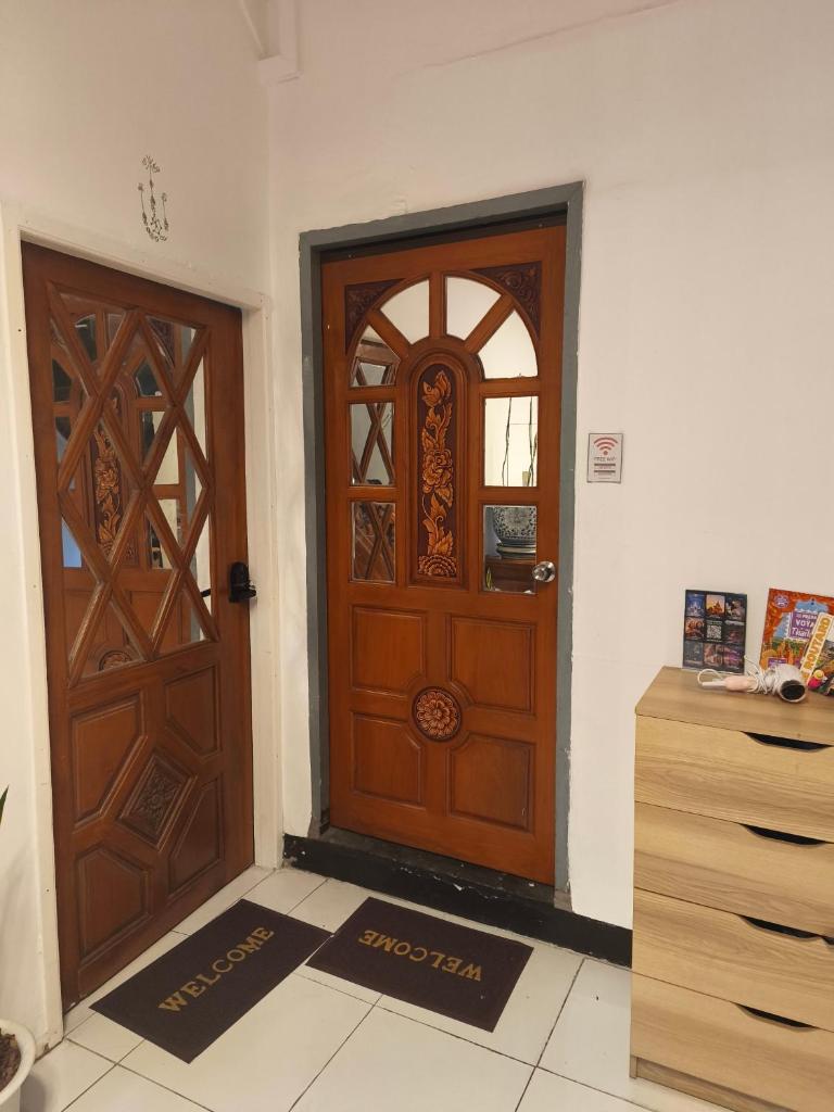 sleep with me hostel - tha phae gate, Chiang Mai