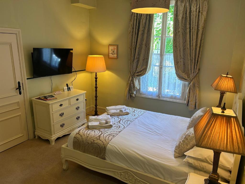 Logis Hotel De France Room Type - Family Room