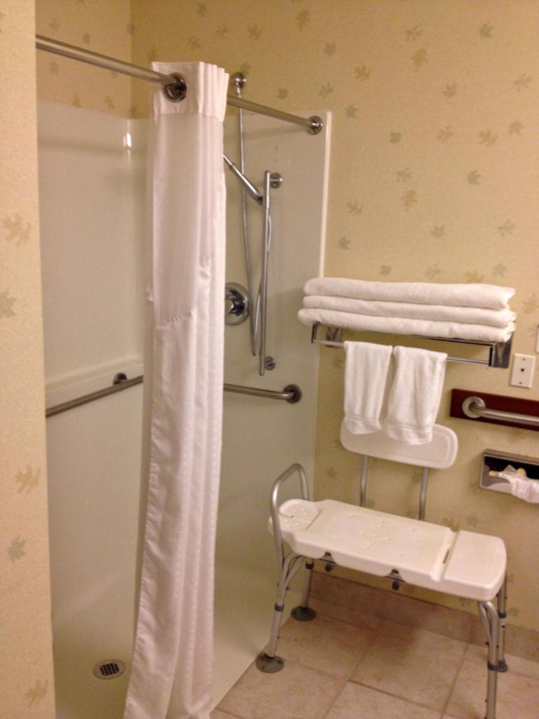 Holiday Inn Express Hotel & Suites Portland-Northwest Downtown - Tap to explore photos