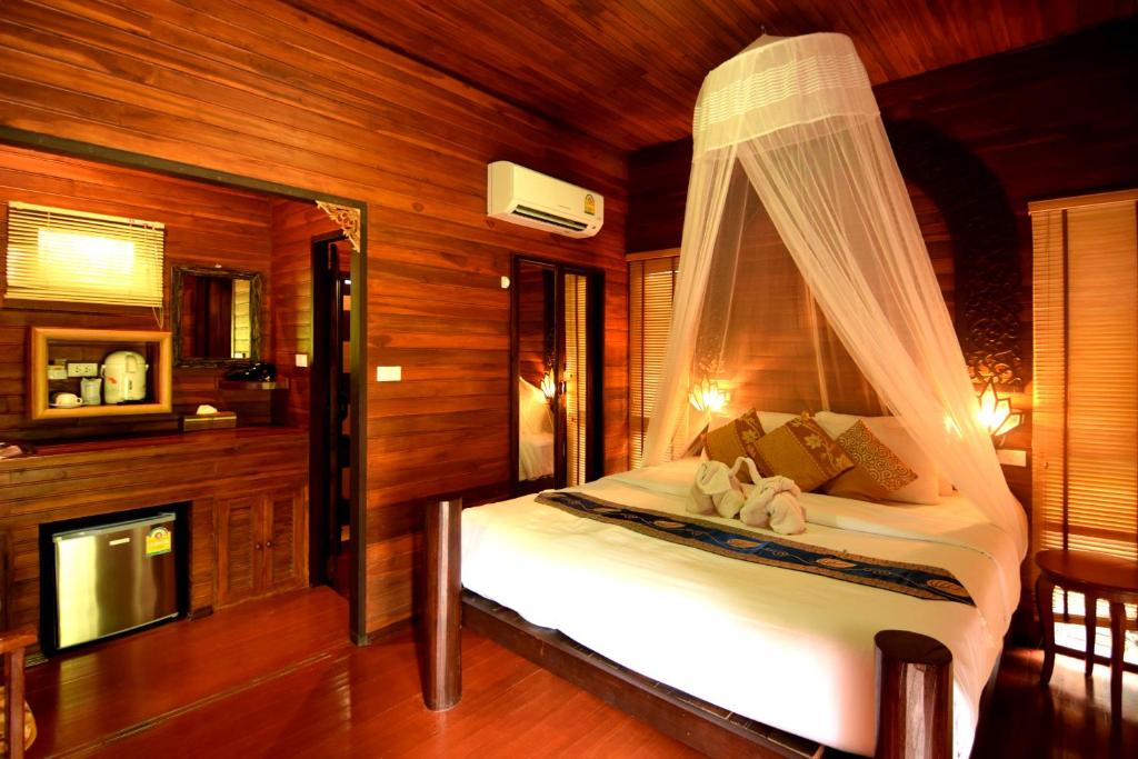 Номер (Улучшенное бунгало), Baan Habeebee Resort