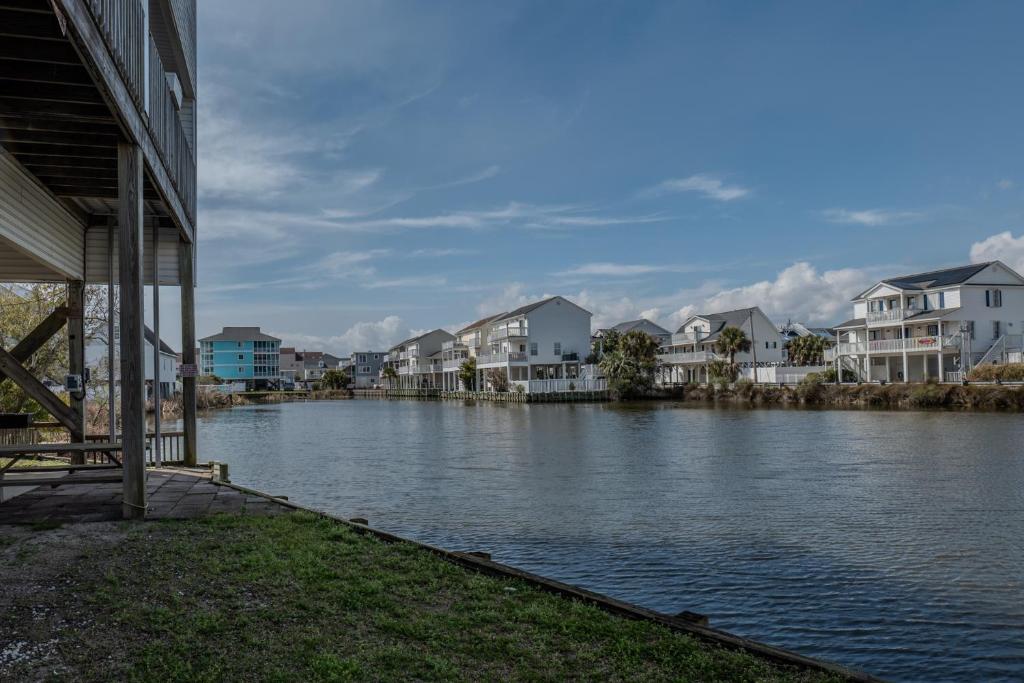 Sea Pond Villa Unit 3 - Tap to explore photos