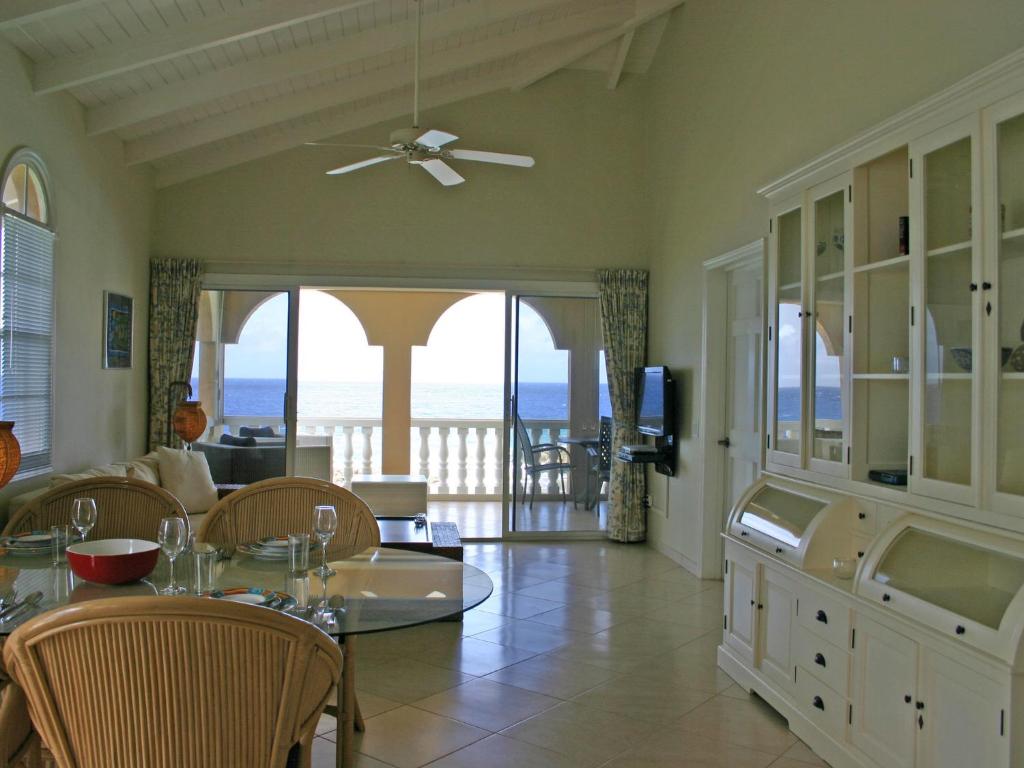 Gorgeous Apartment in Willemstad with Pool photo 2