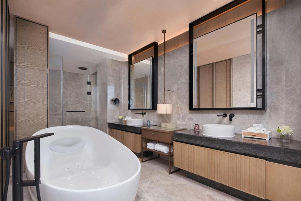 Courtyard by Marriott Beijing Yanqing - Tap to explore photos