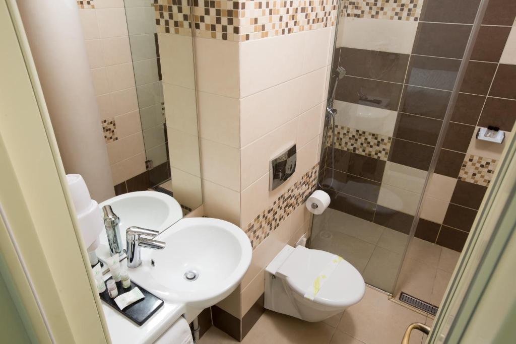 Двухместный (Двухместный номер «Комфорт» с 1 кроватью и балконом), Hotel Boutique & Restaurant Cherie
