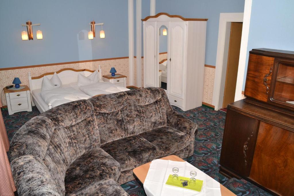 Hotel Central Room Type - Standard Double or Twin Room