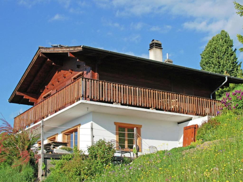 A detached chalet for 6 people with views of Veysonnaz photo 2
