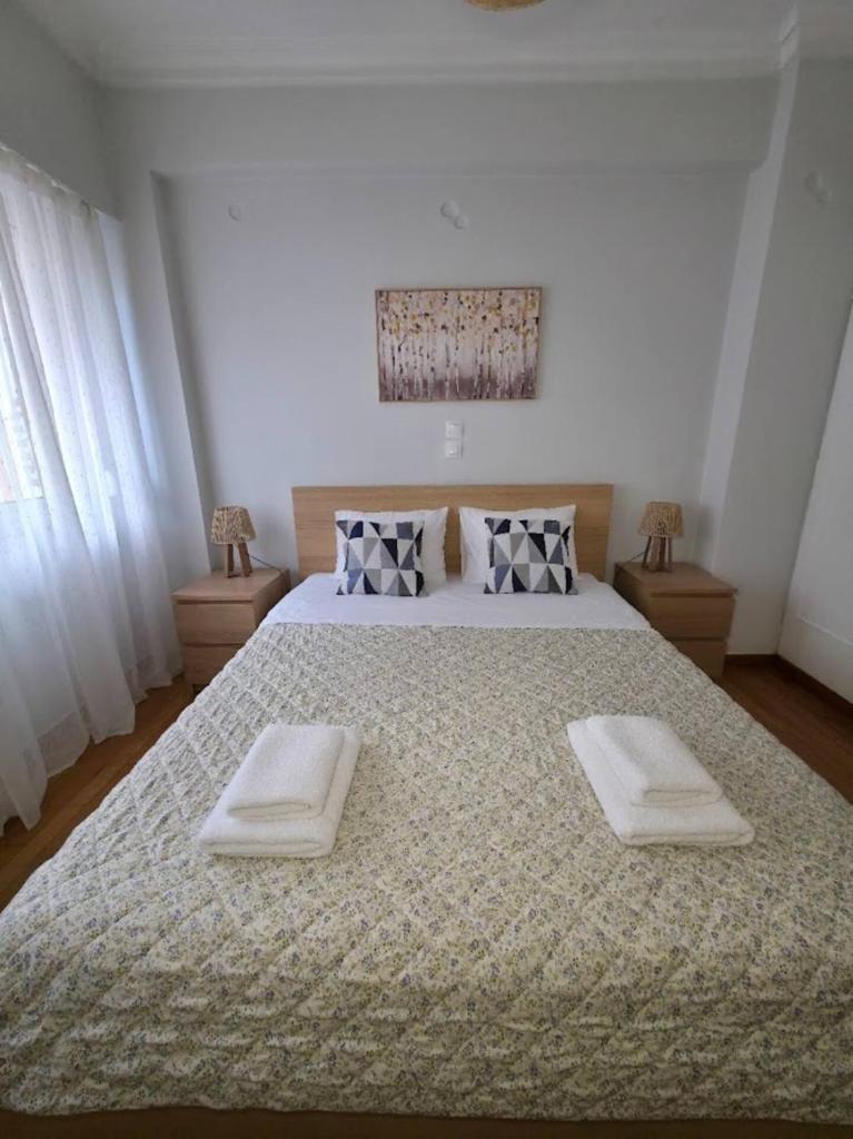 Stylish 1BR in Exarchia - Tap to explore photos