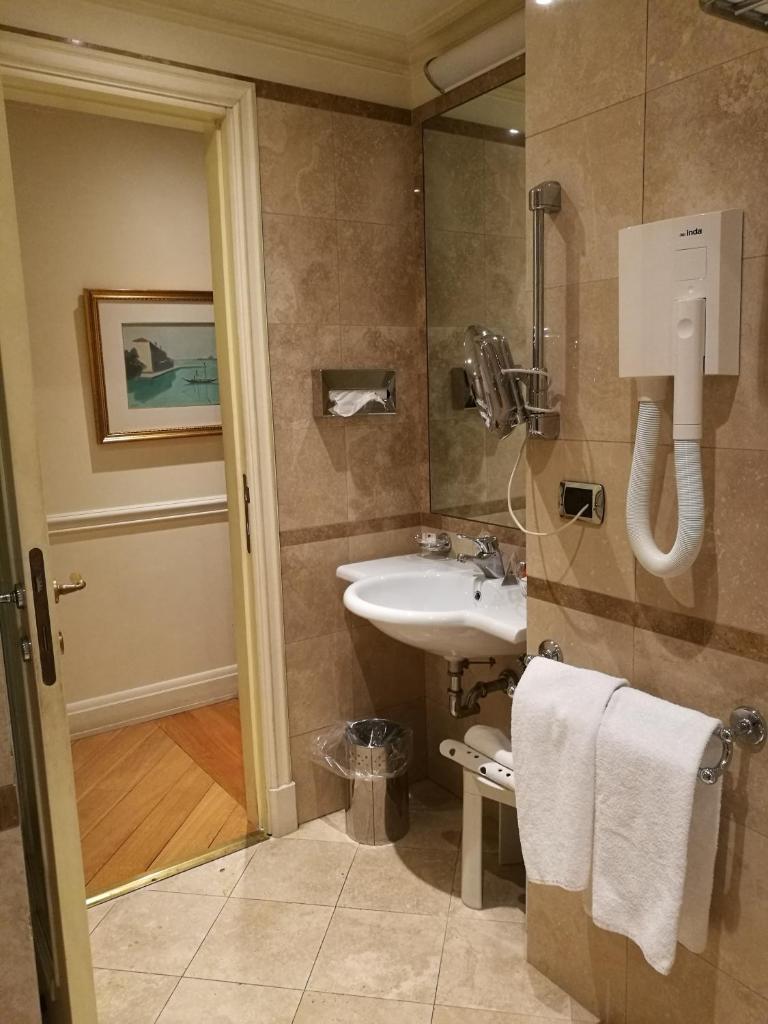 Suites Torre Dell'Orologio photo 4