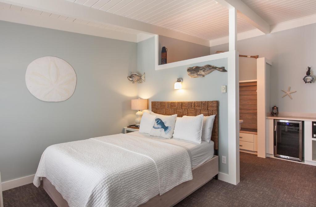 Harborview Inn & RV Park image