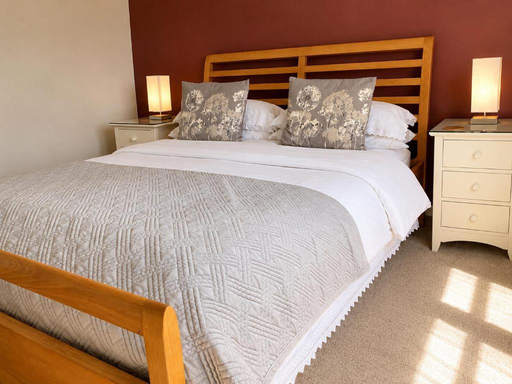 The Coast Yard B & B and Garden Chalets - Tap to explore photos