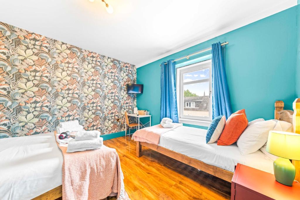 Fraser 2 Bedroom Apartment - Inverness - Tap to explore photos