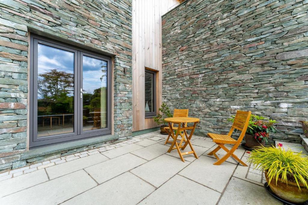 4 Bed in Ambleside oc-lr003 - Tap to explore photos