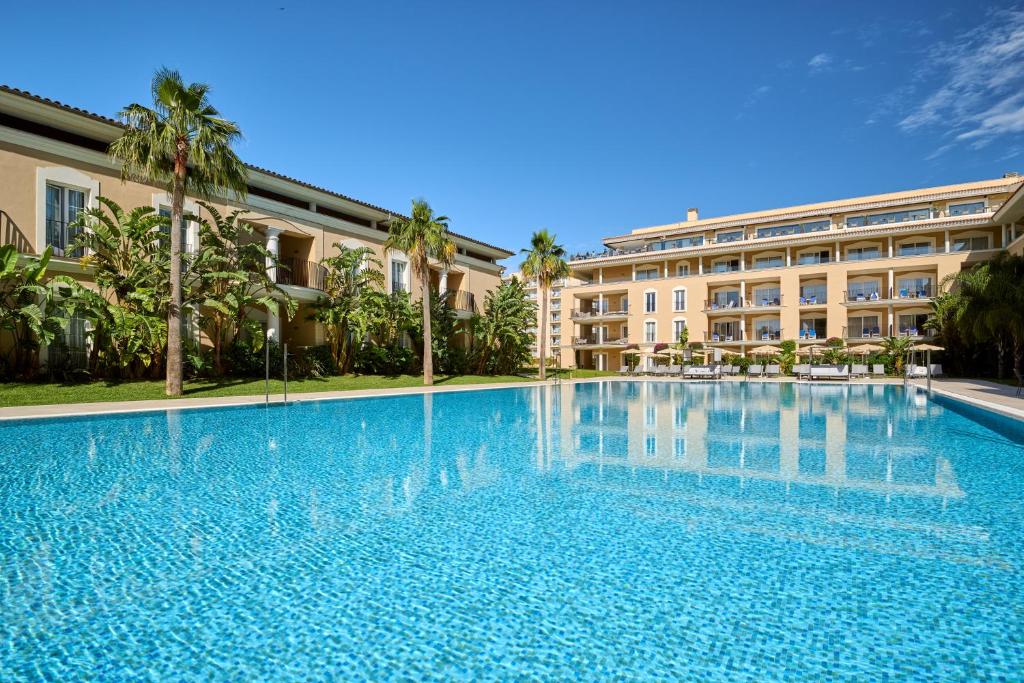 Grupotel Playa de Palma Suites & Spa - Tap to explore photos