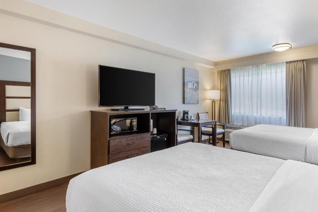 Best Western Sunridge Inn & Conference Center - Tap to explore photos
