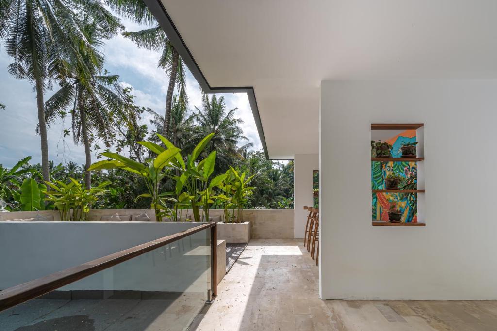 Villa Yuka - Luxury 5BR Ubud Villa, 15m Pool & Jungle Views - Tap to explore photos