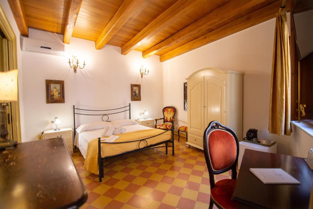 Atenea Luxury Suites - Tap to explore photos