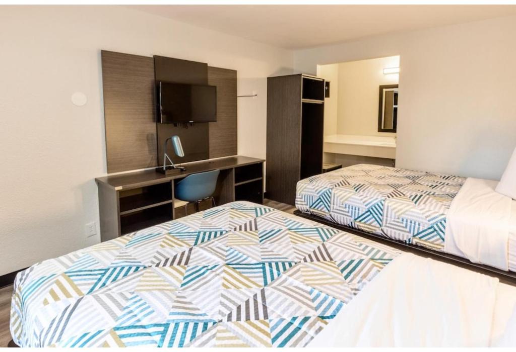 Motel 6 Carlsbad, CA - Near Legoland - Tap to explore photos