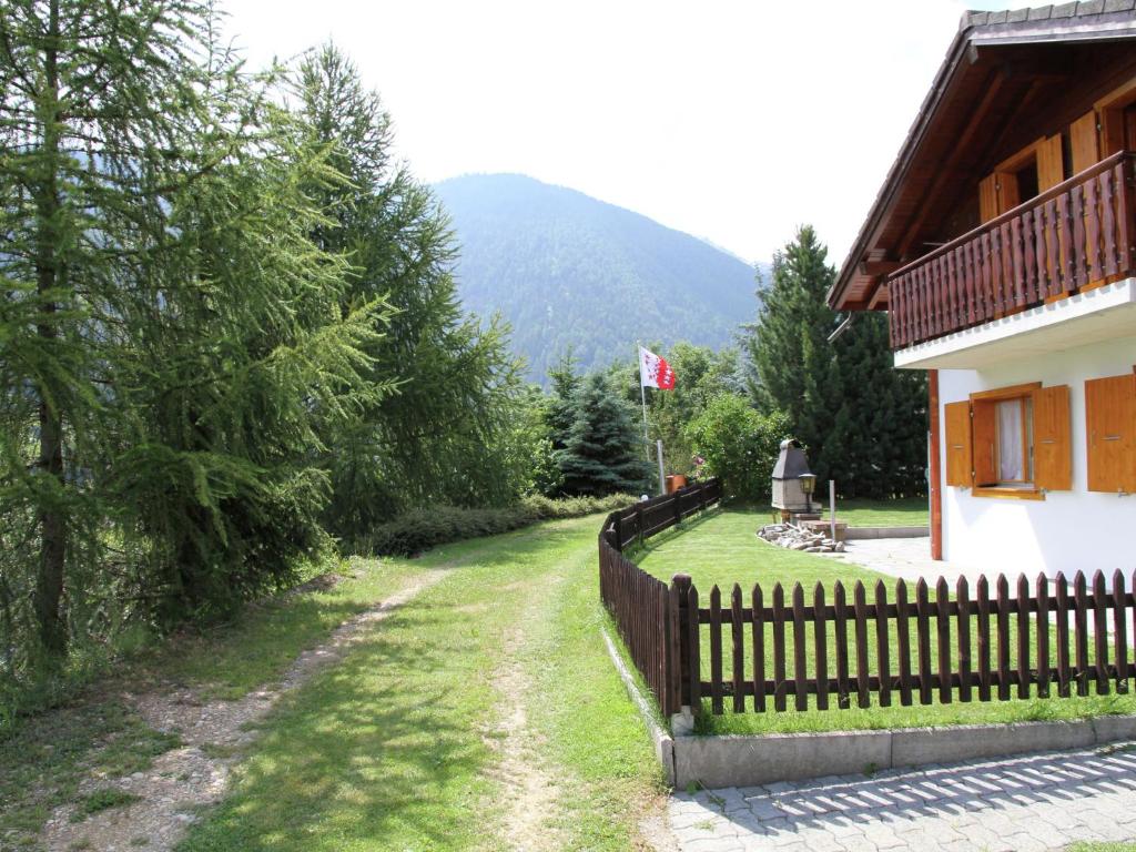 Spacious Chalet in Saclentse Basse Nendaz near Ski Area photo 3