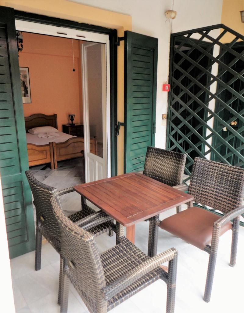 Grivas Apartments photo 2