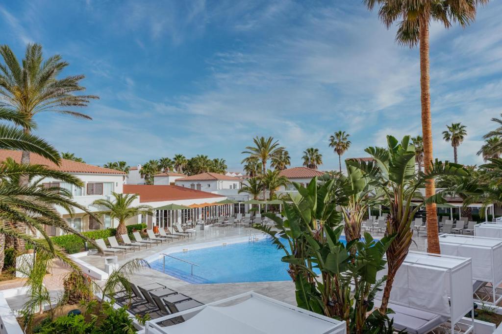 Oassium Hotel - Adults Only - Tap to explore photos